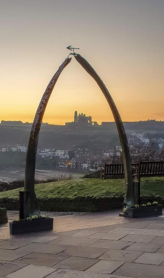 Church Hall & Secret Garden Hideaway At Summer Hills Holiday home Whitby