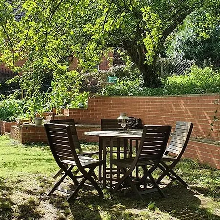 Church Hall & Secret Garden Hideaway At Summer Hills Whitby Esterno foto