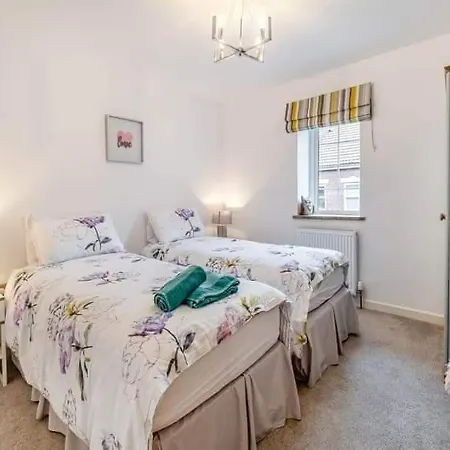 Church Hall & Secret Garden Hideaway At Summer Hills Whitby Esterno foto