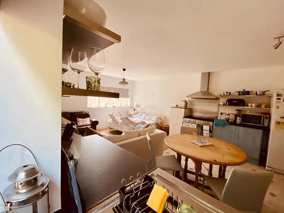 Casa vacanze Church Hall & Secret Garden Hideaway At Summer Hills Whitby